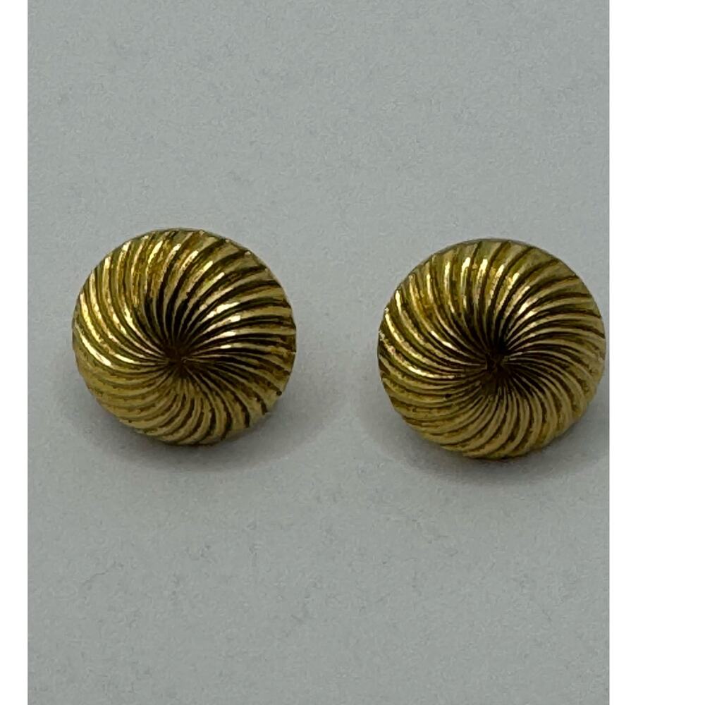 Trifari Signed Vintage gold tone circular clip on earrings classic elegant